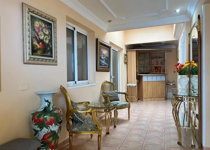 Villa Costa Adeje Вілла *